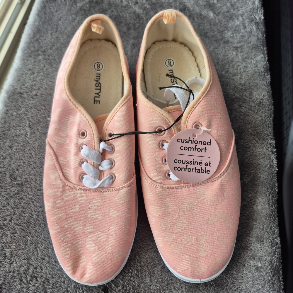Women's Pink Leopard Casual Shoes
